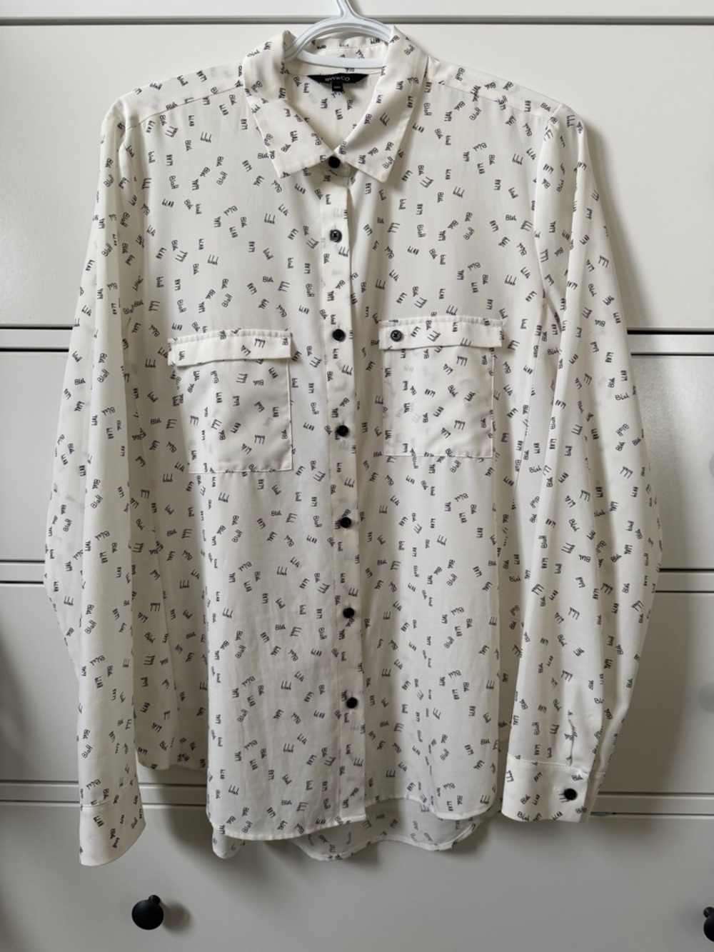 RW&Co Light Cream Printed Button-Up Shirt